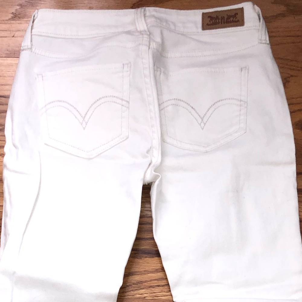 Levi White Jean (legging)